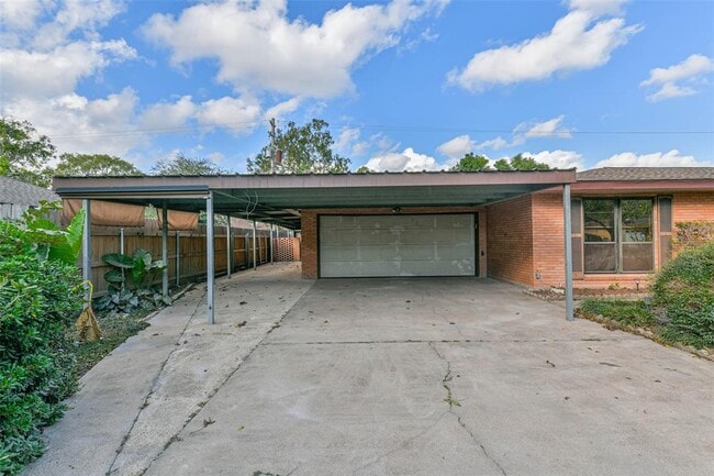 Building Photo - 8102 Dellanera Rd