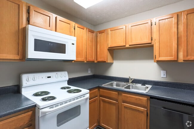 2BR, 1BA - 1,037SF - Kitchen - Pines by the Creek