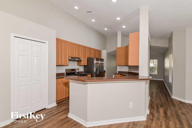 Foto del edificio - 6528 Bridgecrest Dr