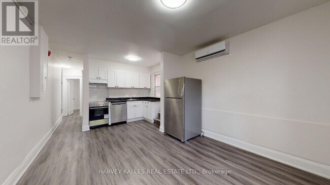 Photo du bâtiment - 1065 Bathurst St
