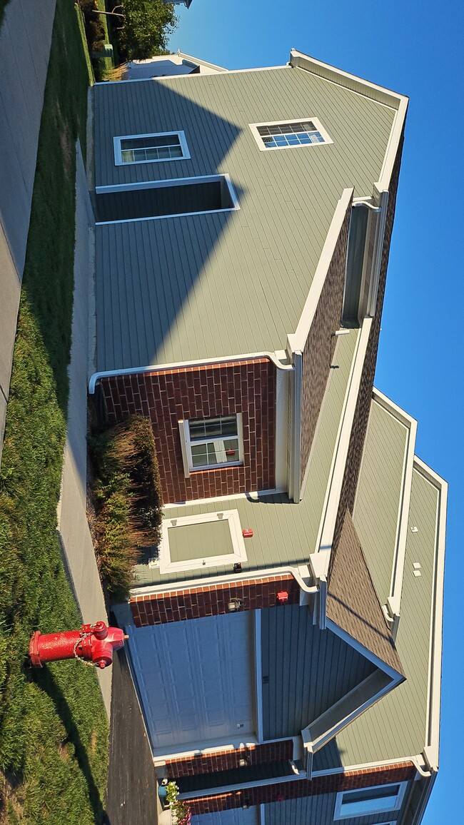 Building Photo - 891 Gillespie Ln