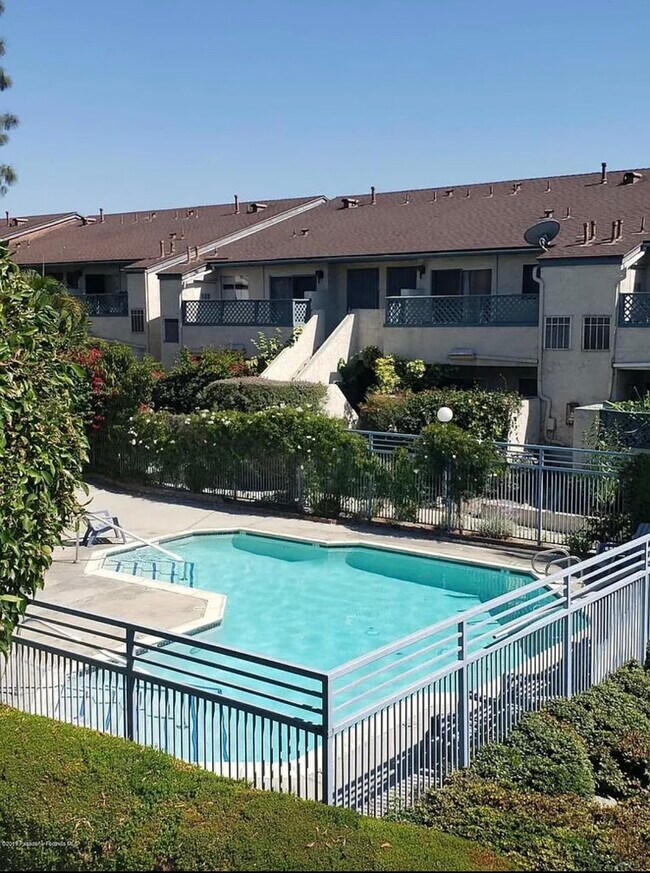 Foto del edificio - 3904 Bresee Ave