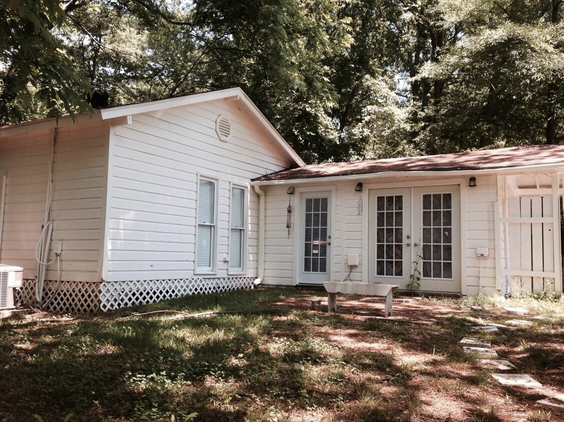 Primary Photo - 630 Meadowbrook Rd