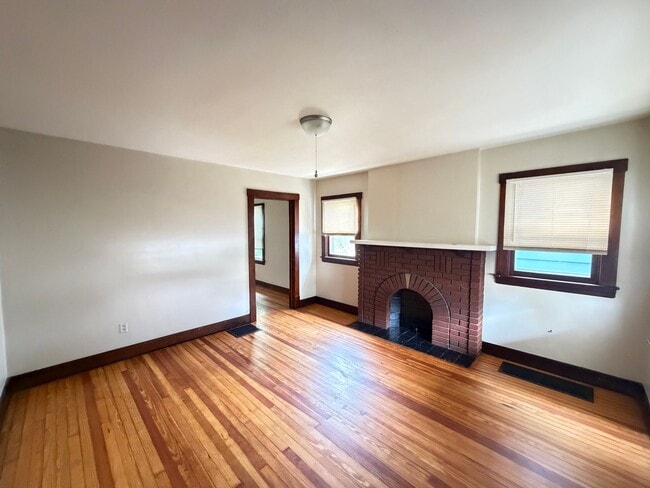 Building Photo - Charming One Bed And One Bath House!