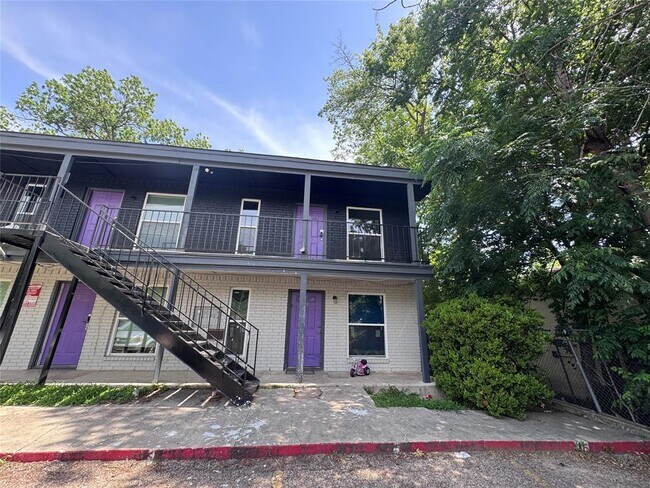 Building Photo - 309 E Dean Ave