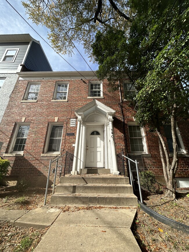 Photo - 1601 18th St SE (Washington, DC) Apartment