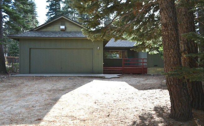 Building Photo - Quiet 3Bd home avail. for a 3-6 month seas...