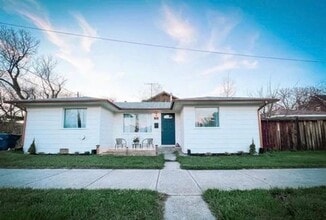 Building Photo - 515 E Clark St