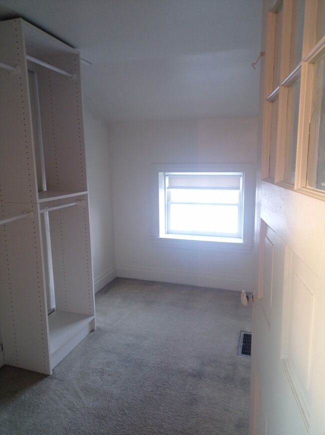 Walk in closet, 3rd floor - 10 W Main St