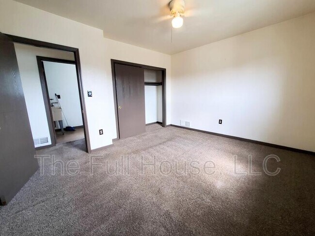 Foto del edificio - 705 Lorenz Ave