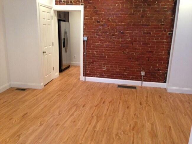 Foto del edificio - Beautiful 3 bed, 1 bath luxury apartment South Side Flats