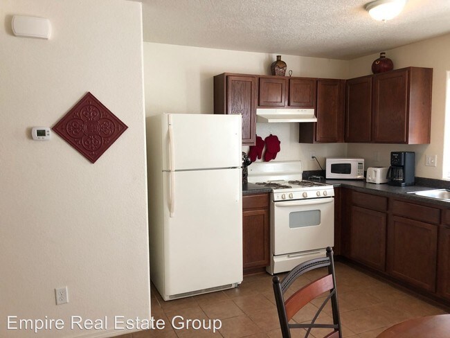 Building Photo - 2311 N Juniper Ln
