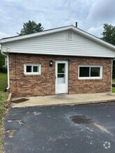 Building Photo - 826 Danbury St