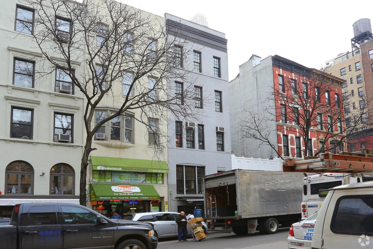 Primary Photo - 969 Lexington Ave