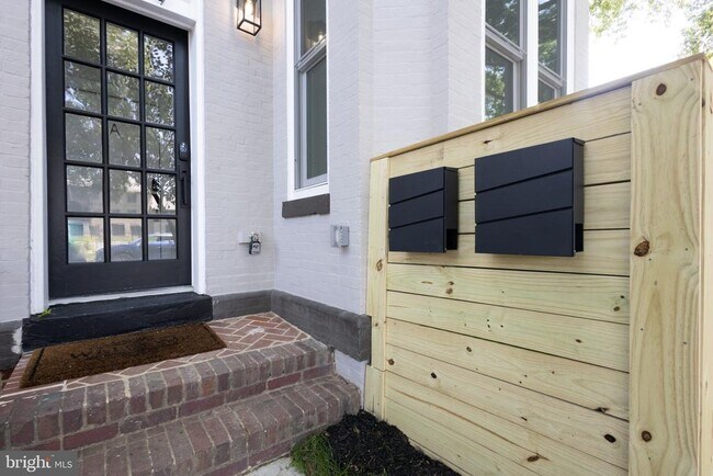 Foto del edificio - 1239 5th St NW