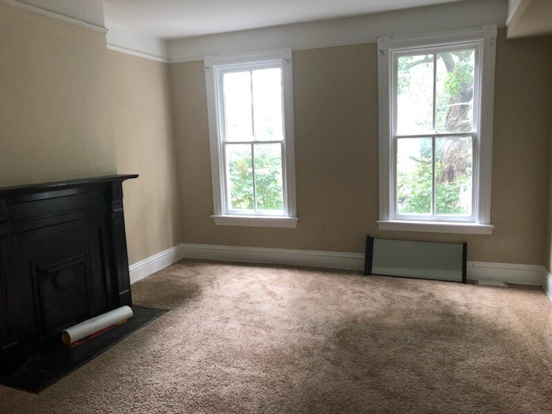 Foto principal - 620 S Laurel St