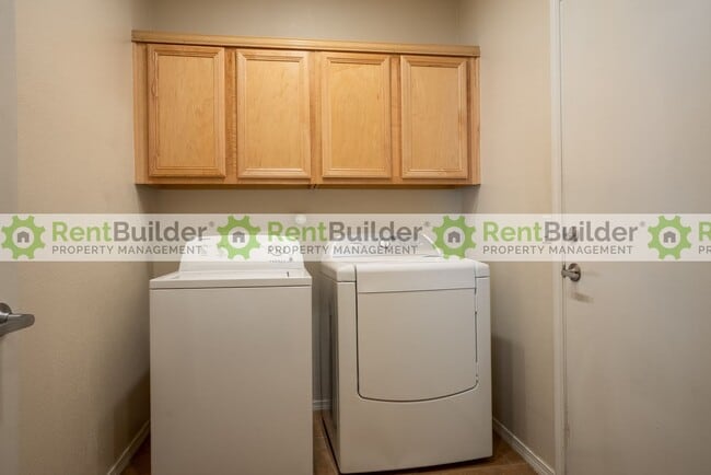Building Photo - 1027 Desert Willow Ct