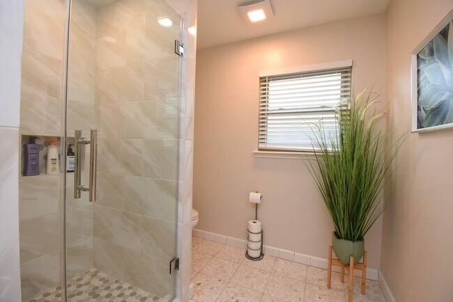 Building Photo - 7907 Aleta Dr