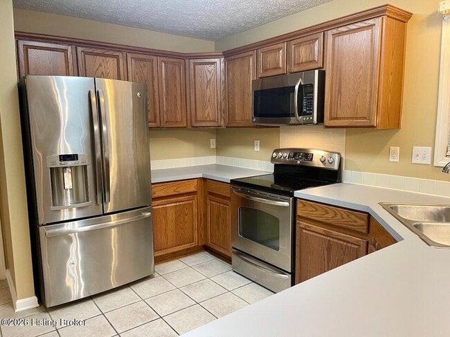 Building Photo - 5814 Waveland Cir