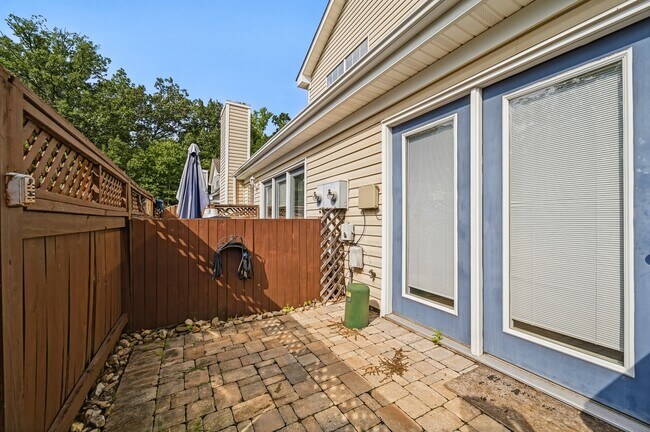 Foto del edificio - 901 Pine Mill Ct