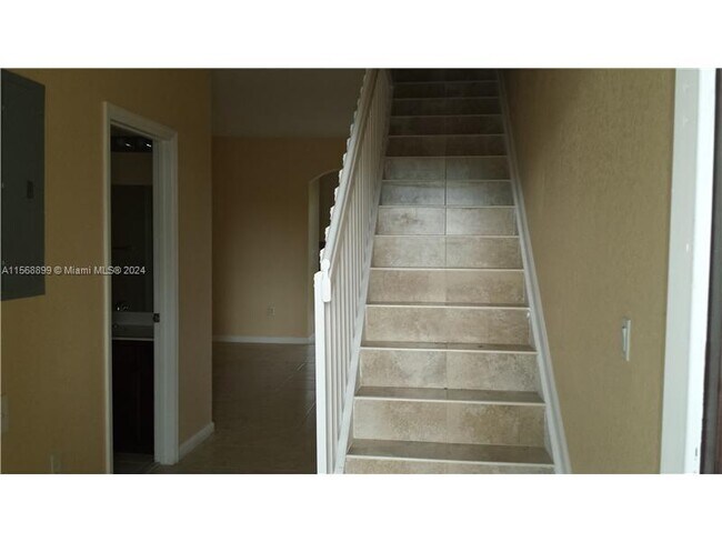 Foto del edificio - 21205 NW 14th Pl