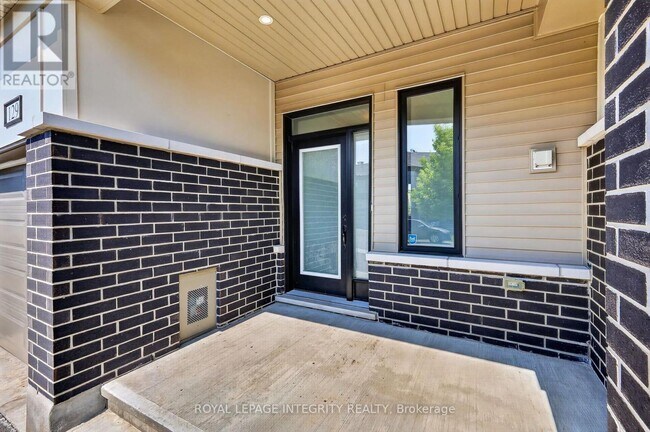 Building Photo - 129 Umbra Pl