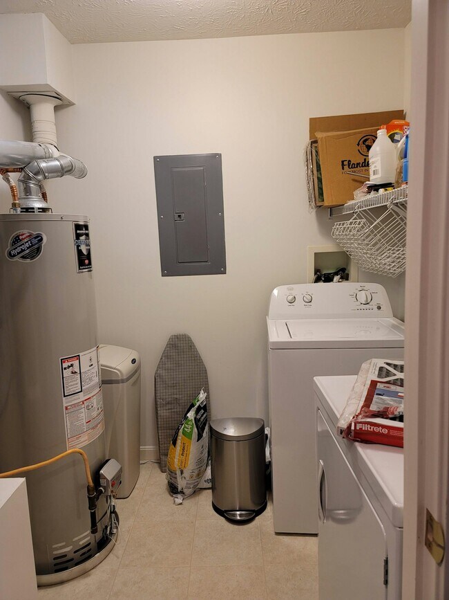 Foto del edificio - 3126 Alexander Pl