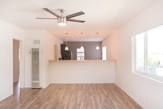 Building Photo - 723 40th St