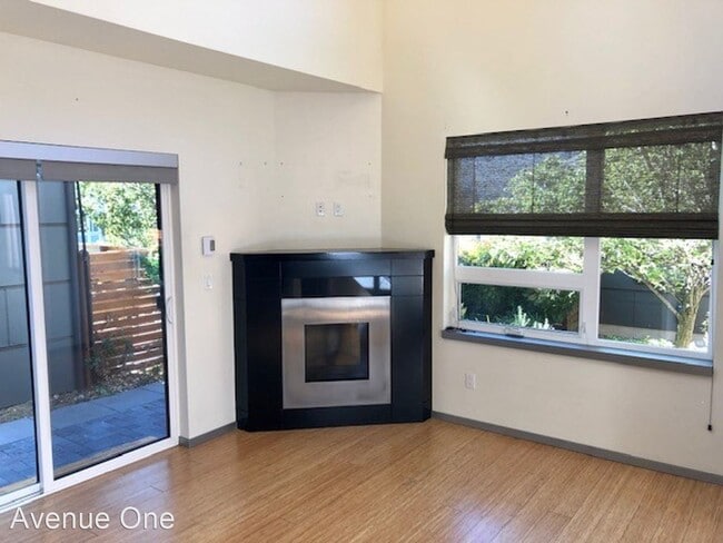 Building Photo - 2 br, 2 bath House - 1542 NW 61st St