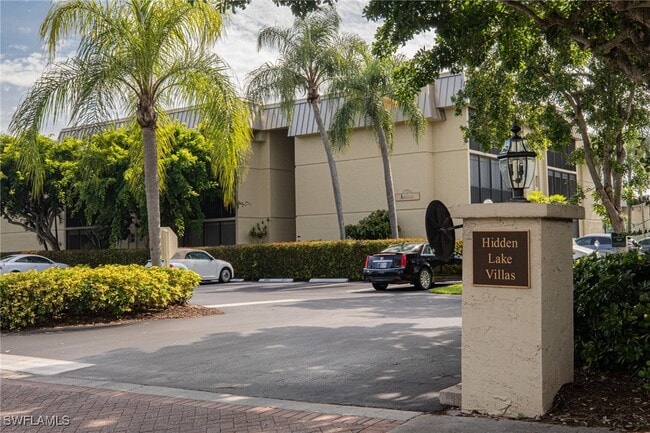 Building Photo - 788 Park Shore Dr