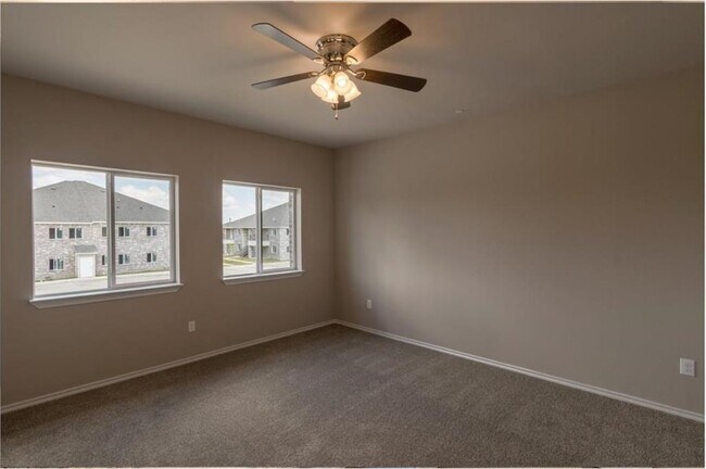 Foto del edificio - 516 E Hazelwood St
