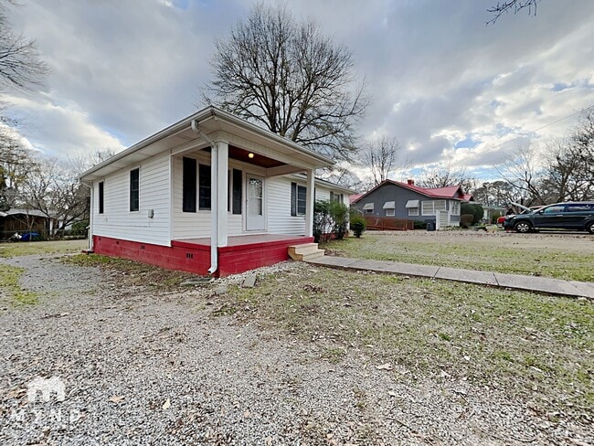 Building Photo - 142 Baker Ave