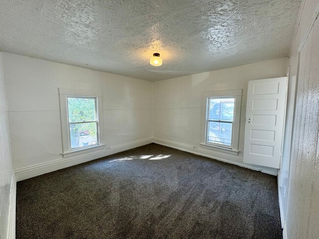 Foto del edificio - 5008 N Nelson St