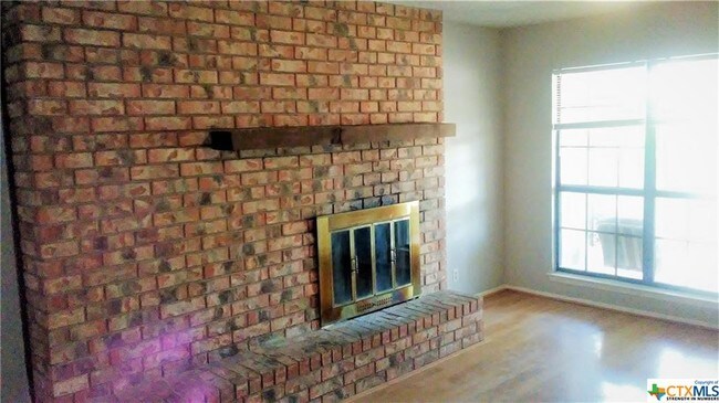 Building Photo - 2906 Trenton Dr