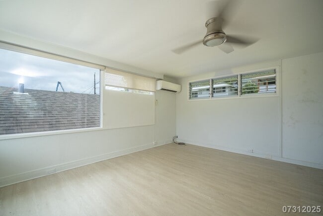 Foto del edificio - 3Bd 2Ba 1Pkg SFH in Manoa -$4300 Must See!!!