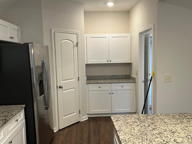 Foto del edificio - 1014 Dawson's Ml Blvd