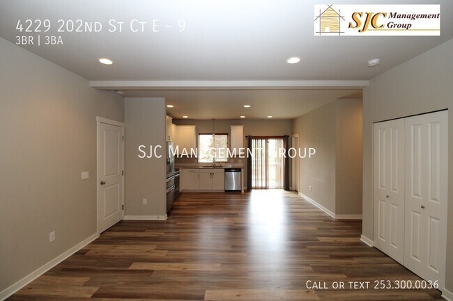 Foto del edificio - Beautiful and Modern Townhouse for Rent in...