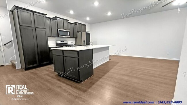Foto del edificio - $2,300 - 3bed / 2.5bath - Beautiful Townho...