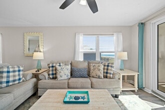Building Photo - 670 Nautilus Ct