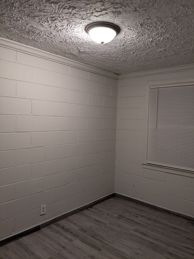 Building Photo - 2945 Schofield Ave