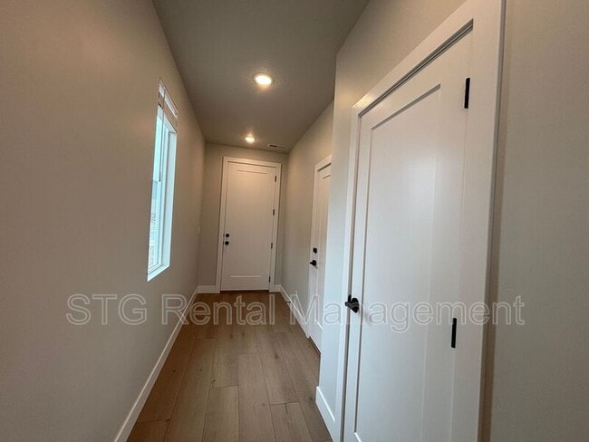 Building Photo - 3963 Fossil Way