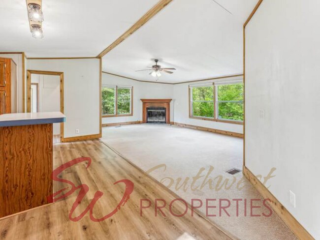 Foto del edificio - Beautiful Country Rental on Approximately 8 Acres Near Three Way