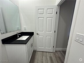Building Photo - 5005 Gramercy Rd