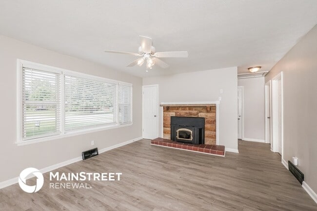 Foto del edificio - 7809 Axtell Ave