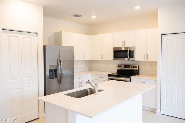 Foto del edificio - 3 br, 2.5 bath House - 11833 NW 47th Mnr