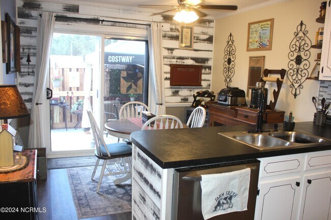Foto del edificio - 1216 Cross Creek Cir