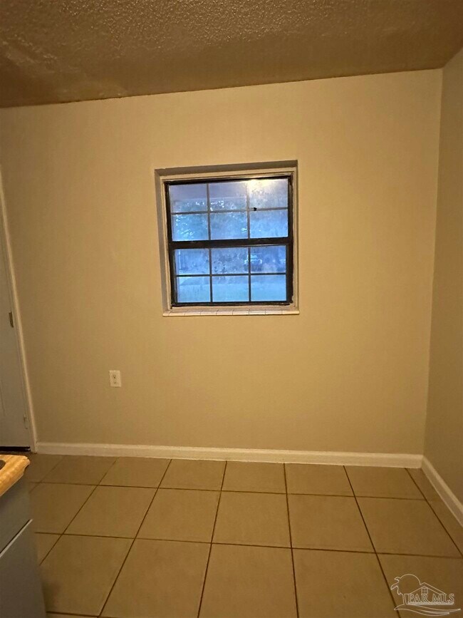 Foto del edificio - 121 W Garfield Dr