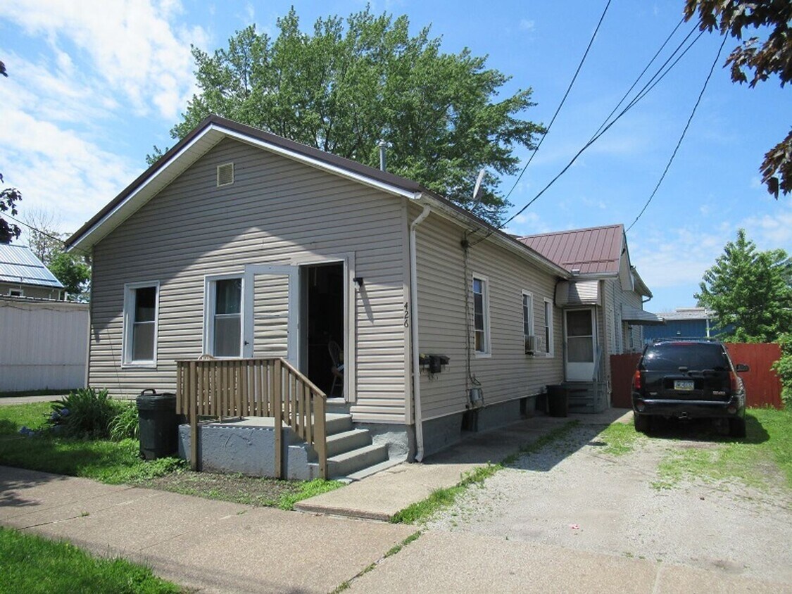 1 br, 1 bath House 426 Huron St 3 House for Rent in Erie, PA
