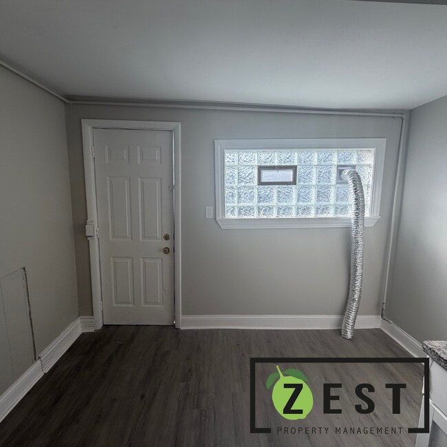 Foto del edificio - OPEN HOUSE- 4/4! 2PM-230PM! 2 BED + BONUS ROOM! 1 BATH HOME!