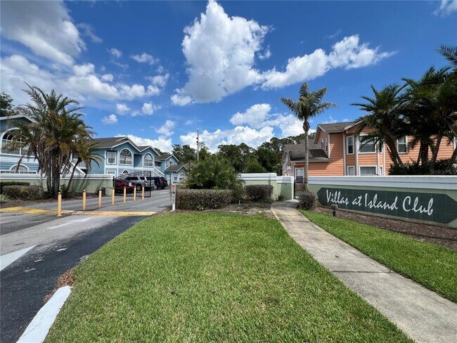 Foto del edificio - 8710 Rain Forest Pl